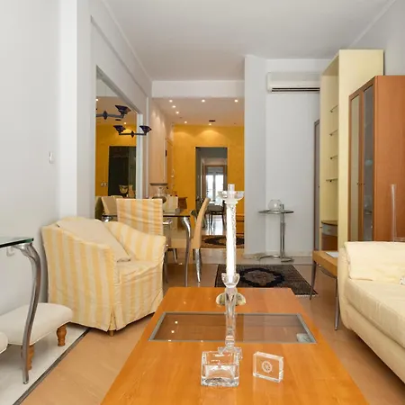 Delmare White Apartment *